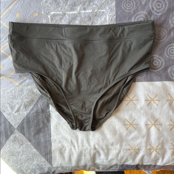 LandsEnd Tankini with matching rash guard Floral - Picture 4 of 4